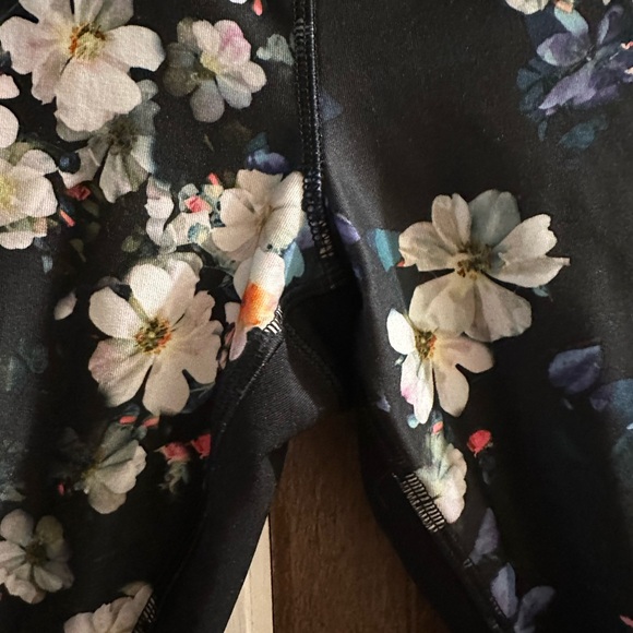 Spalding women's leggings size L- maybe worn once - in perfect condition - Picture 2 of 5